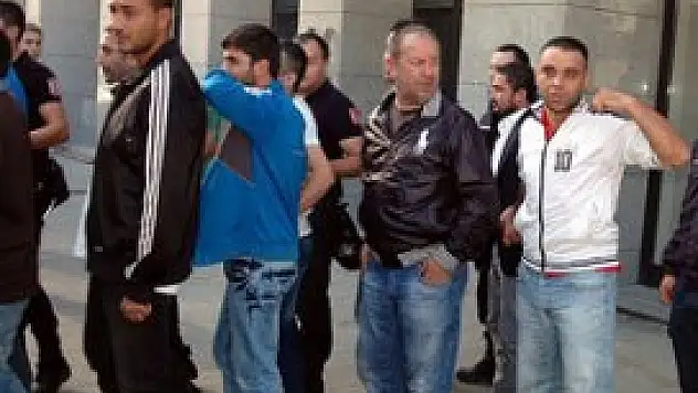 Gözaltına alınan taraftarlar adliyeye sevk edildi