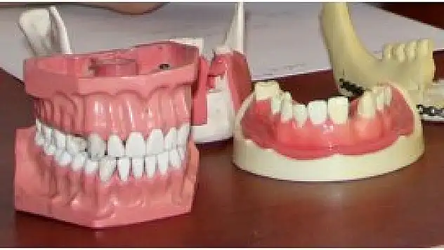 Aşırı sıcak içecekler dişleri çatlatıyor