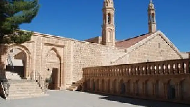 Manastır arazisinin iadesi memnun etti