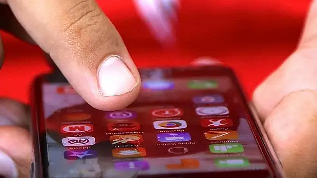 Cep telefonları sahibinin sırlarını açığa vuruyor