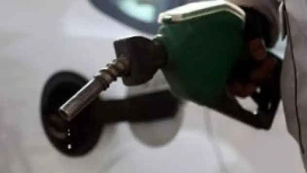 Benzinin litre fiyatı 11 kuruş arttı