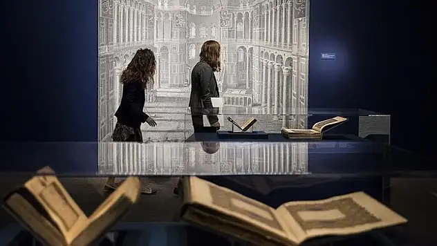 Asırlık el yazması Kur'an-ı Kerimler ABD'de sergileniyor