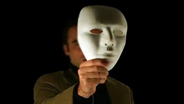 Yalan söyledikçe kolaylaşıyor