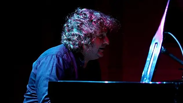 Uğurlu: 'Sanat tüm yeniliklerin öncüsüdür'