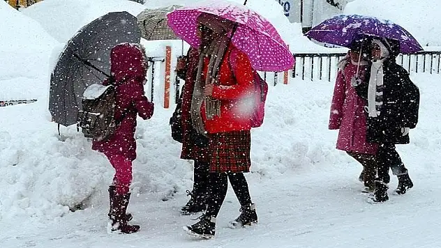 Ağrı'da eğitime kar engeli