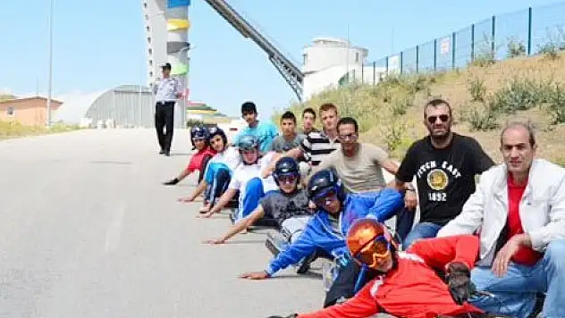 Konyalı kızakçılar Türkiye Şampiyonası için Erzurum'a gitti