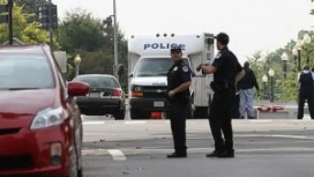 ABD'de bir kişi parkta kendini yaktı