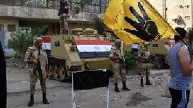 Mısır'da meydanlar ''halka'' kapatıldı