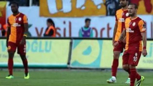 Galatasaray'a Akhisar darbesi! 2-1
