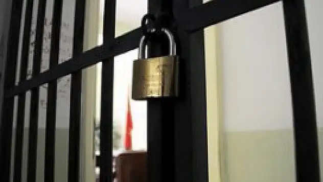 Balıkesir'de iki mahkum firar etti