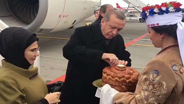 Erdoğan'ı tuz ve ekmekle karşıladılar