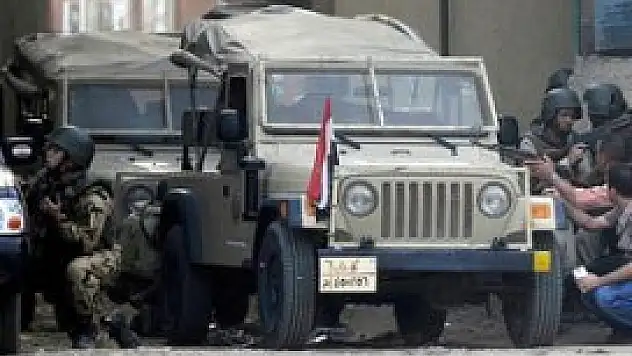 Mısır'da askerlere saldırı: 5 ölü