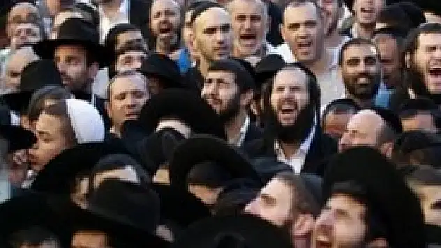 Yarım milyon İsrailli sokağa döküldü