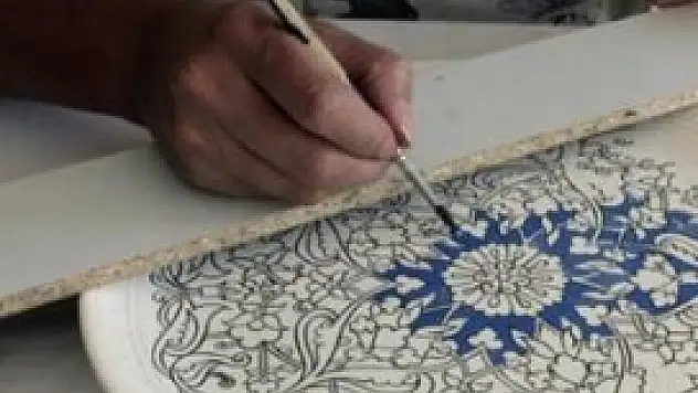 Tezhip sanatı için 15 yıllık mesleğini bıraktı