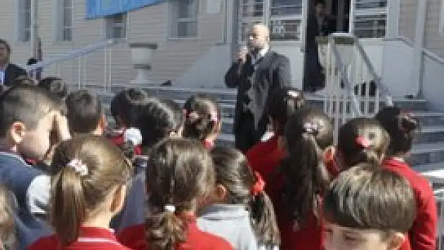 Minik ellerden kurban bağışı