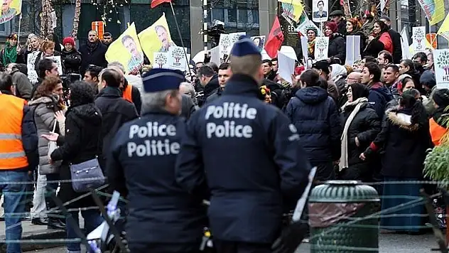 Brüksel'de terör örgütü PKK gösterisi