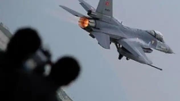 Sınıra yaklaşan Suriye uçağı uzaklaştırıldı