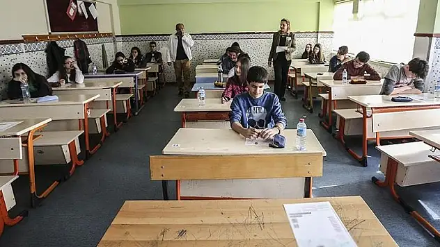 'Övgünün ve yerginin aşırısı TEOG'a da zarar'