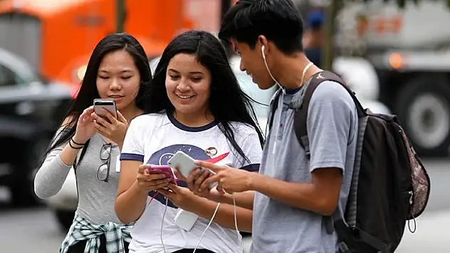 Akıllı telefon kullanıcı sayısı yıl sonunda 4 milyara varacak