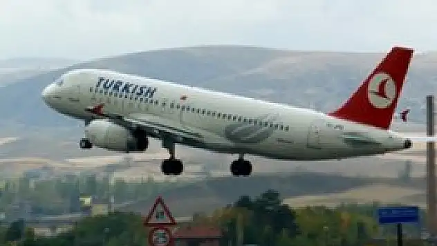 Uçaklarda anons için resmi dil yeterli