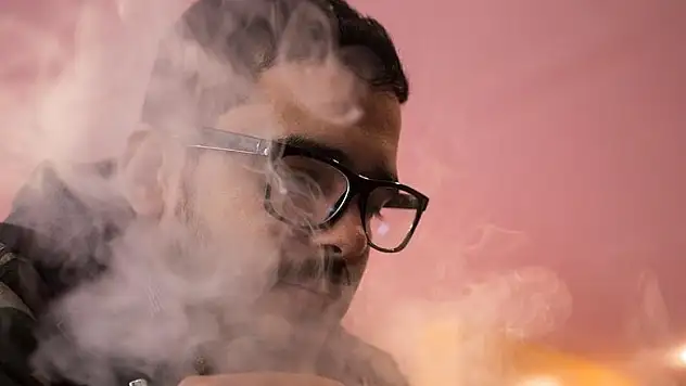 Elektronik sigara akciğer kanseri riskini artırıyor