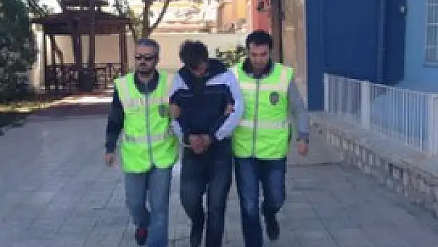 Girdiği evden tencere takımı çaldı