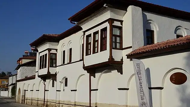 Tarihi kerpiç konak 'yaşam' saçıyor