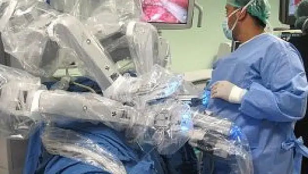 Robotik cerrahi ile ilk böbrek nakli