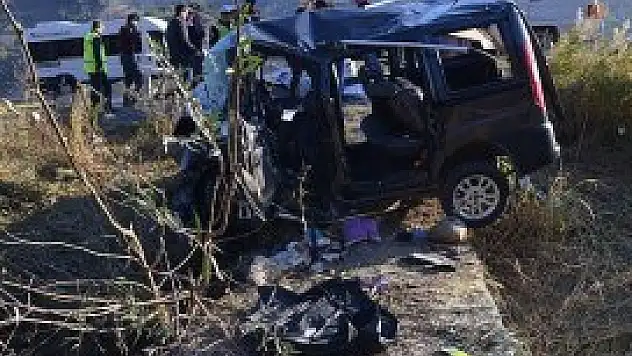 Çorum'da otomobil takla attı: 4 ölü, 4 yaralı