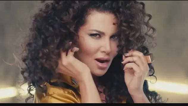 Ebru Yaşar, 10 bin dolarını bozdurup dekontunu paylaştı