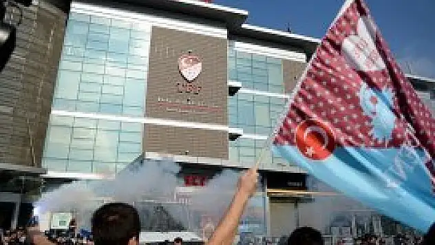 Trabzonsporlu taraftarlardan TFF'ye tepki