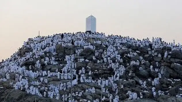 Milyonlar Arafat'ta buluştu