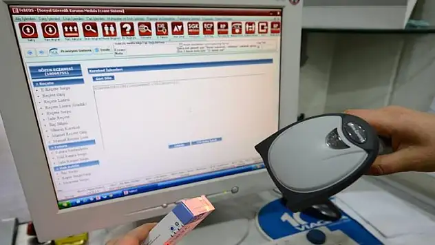 Kırmızı ve yeşil reçeteler elektronik ortama aktarılıyor