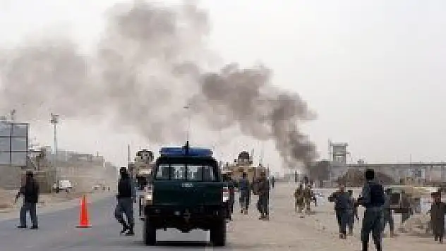 Afganistan'da bayram namazında bombalı saldırı