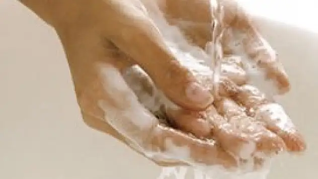 Elinizi yıkayarak bebeğinizi koruyun