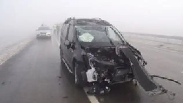 Yoğun sis zincirleme kazaya neden oldu