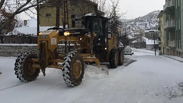 Beyşehir ve Derebucak'ta karla mücadele çalışmaları