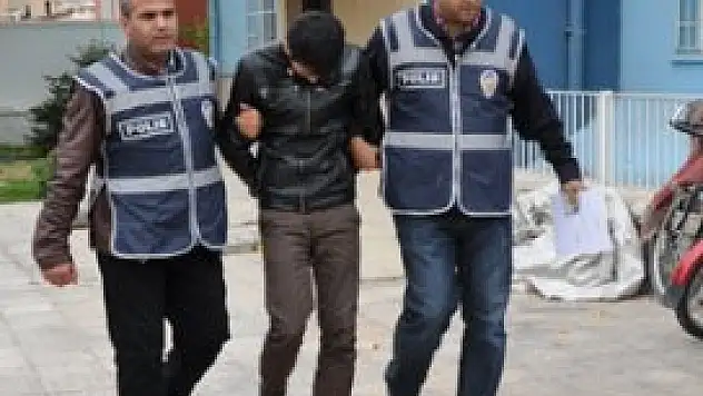 Tartıştığı kız arkadaşını öldürdü!