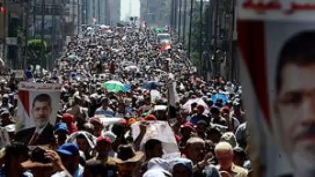 Mısır'da 'Şehit Bayramı' yürüyüşü