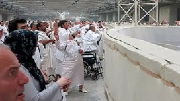 Hacılar veda tavafı yaptı