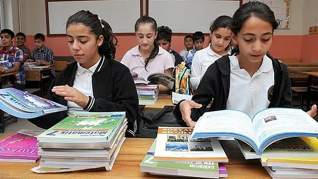 Eğitim harcamaları 2015'te 135 milyar lirayı aştı