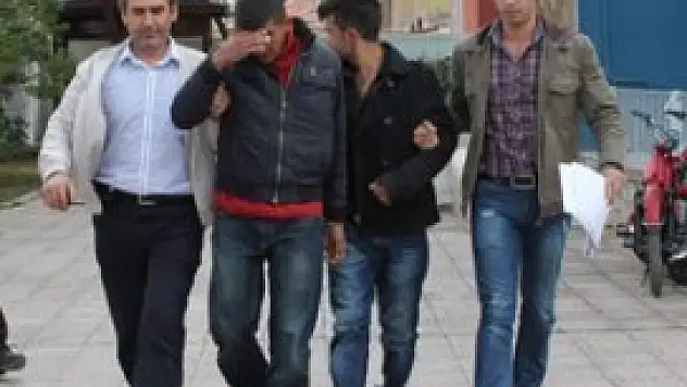 İş makinelerinin demir parçalarını çaldılar!