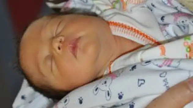 O bebek dünyaya geldi