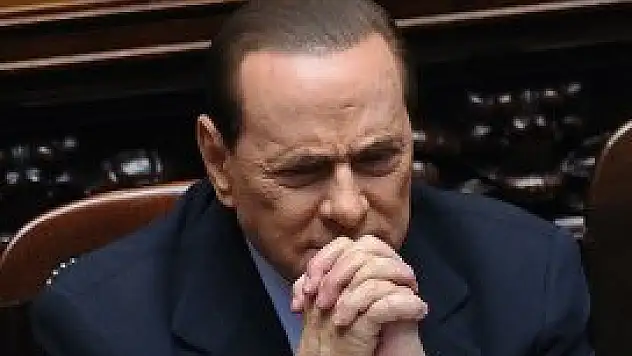Berlusconi'nin kamudan men cezası 2 yıla çıktı
