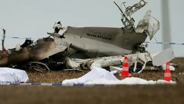 Belçika'da paraşütçüleri taşıyan uçak düştü