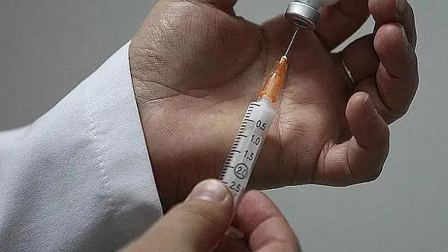 'Türkiye Hepatit B'de orta seviyede'