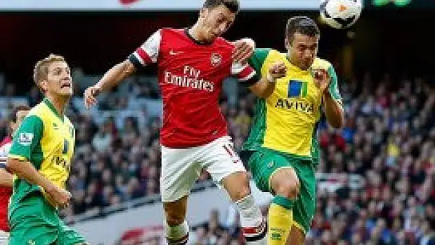 Mesut kariyerinin ilk kafa golünü attı