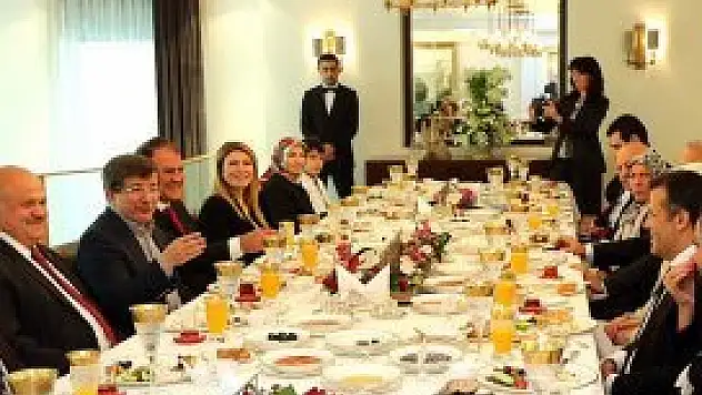 Türk pilotlardan Davutoğlu'na teşekkür ziyareti