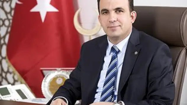 Belediye personeli ile bayramlaştı.