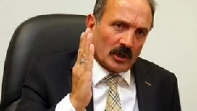 O Başkan'ın üyeliği askıya alındı